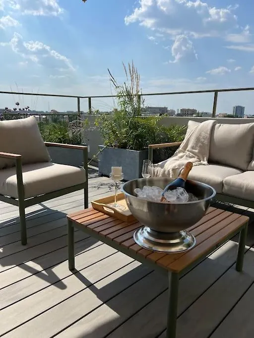 Marvelous Park View - Big Terrace - 2Bdr Apartment Bucharest 0*,  Romania